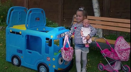 Learn Colors for Kids with Color Tire Songs for Babies / Baby and balls Wheels on the Bus Songs