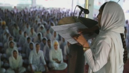 Alumnas autogobiernan su propia escuela en la India