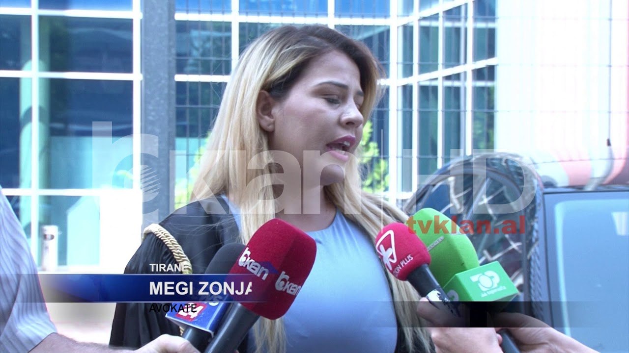 Foto/ Përlotet në gjykatë, pasi vrau gruan me sqepar