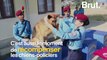 Les chiens-policiers du Népal récompensés pendant la fête du Tihar