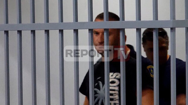 Report TV - Armë me postë nga Tiranë në Angli, Saimir Cullhaj del para gjykatës