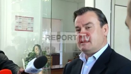 Report TV - Policia kontroll te gazeta ‘Koha Jonë’ shoqëron botuesin Nikoll Lesi