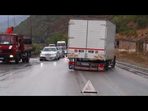 Ora News – Përplasen dy automjete tek nënkalimi i Xibrakës, 7 të plagosur