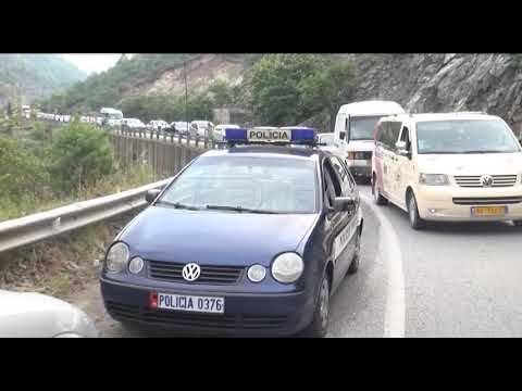 Ora News – Përgjaken rrugët, 3 viktima dhe 14 të plagosur