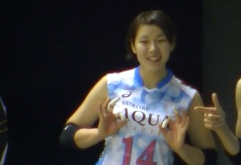 ｳｫｰﾑｱｯﾌﾟｴﾘｱでﾁｸﾋﾞｰﾑをかます大盛梢選手(Kozue Omori)KUROBEｱｸｱﾌｪｱﾘｰｽﾞ【2015皇后杯二日目】東京体育館