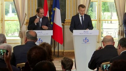 باريس والقاهرة الى تعزيز العلاقات وماكرون يرفض "إعطاء دروس" للسيسي في حقوق الانسان