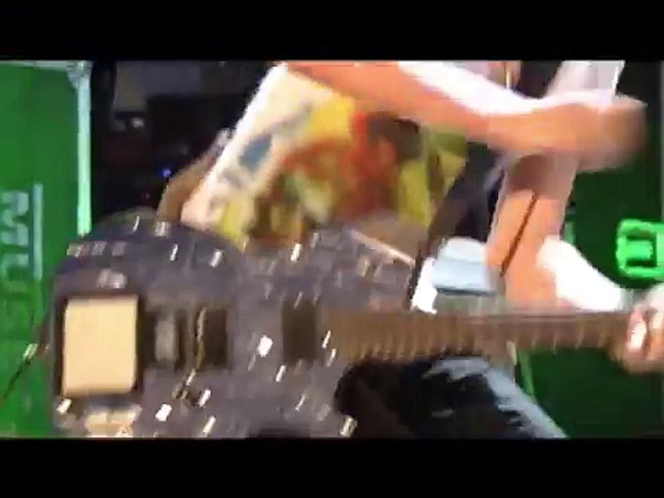 Muse - New Born, Marine Stadium, Summer Sonic Festival, Chiba, Japan  8/13/2006