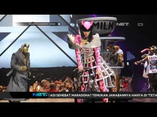 Kostum Unik Katy Perry pada konser pertamanya