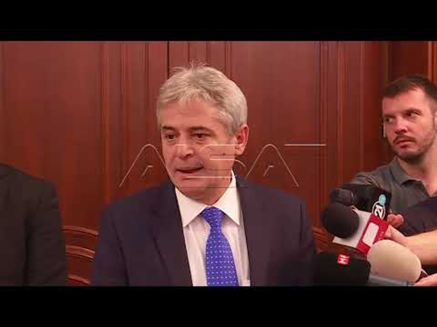⁣Европратениците на средби во Собранието