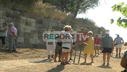 Скачать видео: Report TV - Rritet numri i turistëve që vizitojnë Parkun e Apoloninë