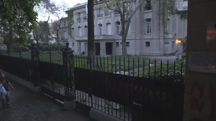 Chile condena ataque a embajada argentina en protesta por muerte de Santiago Maldonado