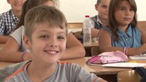Gjakovë, mbi 17 mijë nxënës fillojnë vitin e ri shkollor 2017-2018 - Lajme
