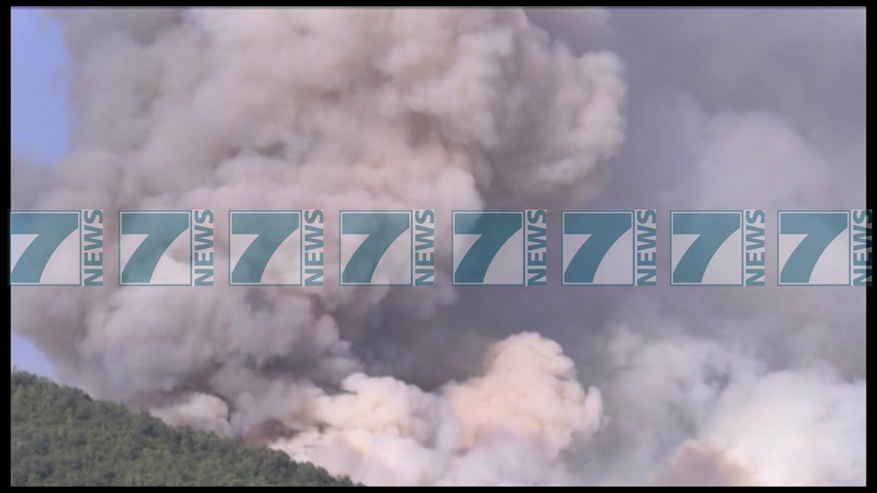 ZJARRET SHKAKTUAN DEME TE MEDHA GJATE KESAJ VERE NE LEZHE - News, Lajme - Kanali 7