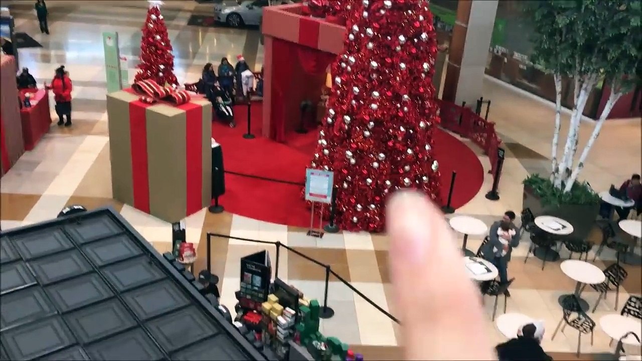 BREASTFEEDING IN PUBLIC-VLOGMAS 15 & 16