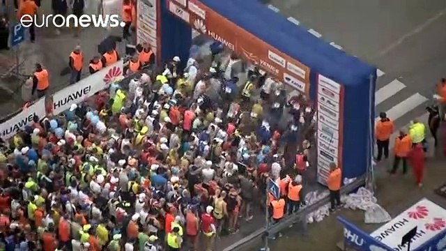 Quand les coureurs du marathon de Venise prennent la mauvaise route et finissent sur le périphérique