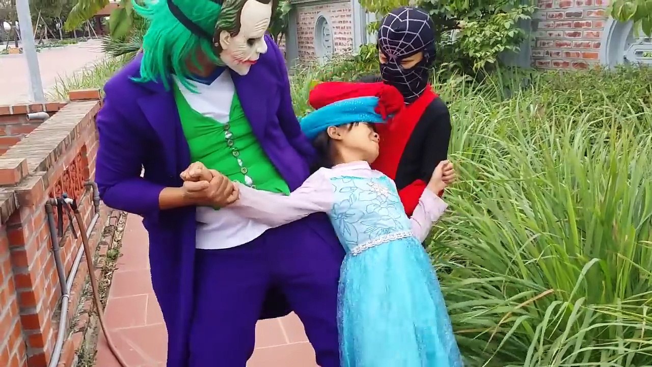 Spiderman vs Elsa Rescue Elsa Baby Falling into a Lake Water w/ Spiderman, Frozen Elsa, Police