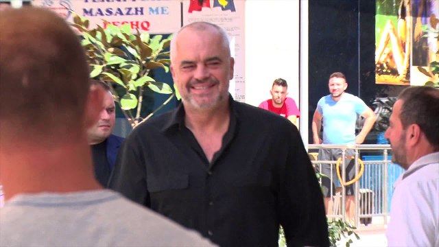 QEVERIA MBLIDHET NE VELIPOJE, KRYEMINISTRI EDI RAMA “NE 100 DITET E PARA I JAPIM FUND BUROKRACISE” L