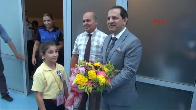 Adana Öğrenciler, Adana İl Emniyet Müdürlüğü'nü Ziyaret Etti