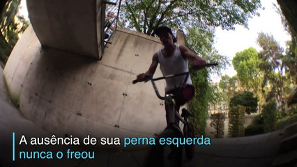 Colombiano com uma perna brilha no BMX Street