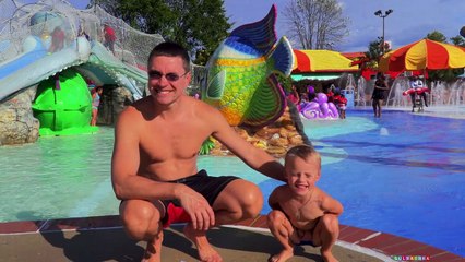 Детский Водный Парк Играем в Аквапарке Видео Для Детей kids Water Park entertainment For Kids