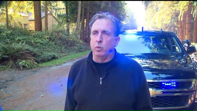 Neighbor Makes Gruesome Discovery While Walking Along Washington State Road