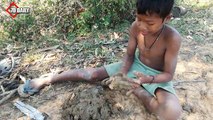 Amazing Two Children Cook Egg Inside Mud - How To Cook Egg In Cambodia