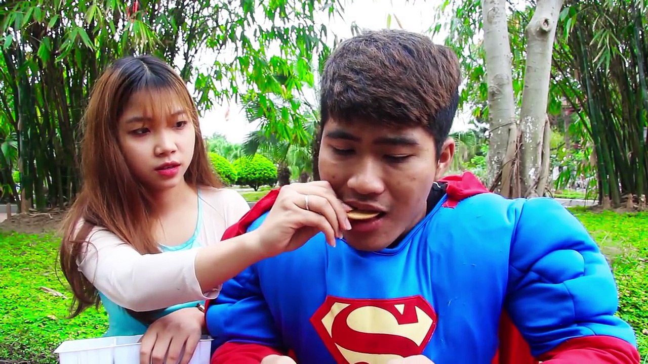 Frozen Elsa KISS Batman Superman Sweet Candy Spiderman Snow White Prank Baby Girl Superhero fun
