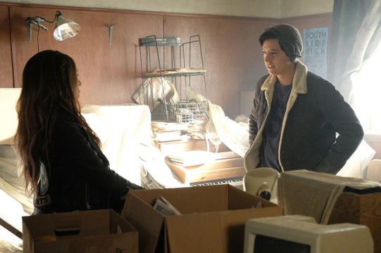 Riverdale Season 2 Episode 4 (S02E04) Recap -The Town That Dreaded Sundown