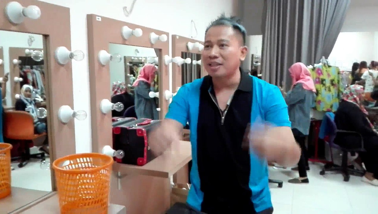 NgeRapper Dadakan Ala Vicky Prasetyo