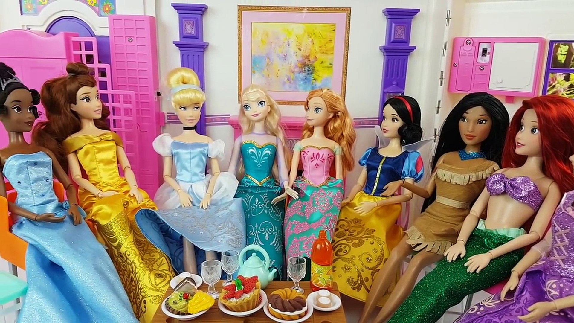 10 Princesas Disney son hechizadas por Maléfica - Historias divertidas con  muñecas y juguetes – Видео Dailymotion