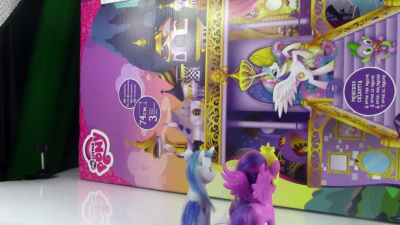Shining Armor and Twilight Sparkle TOY REVIEW: Canterlot Castle Playset
