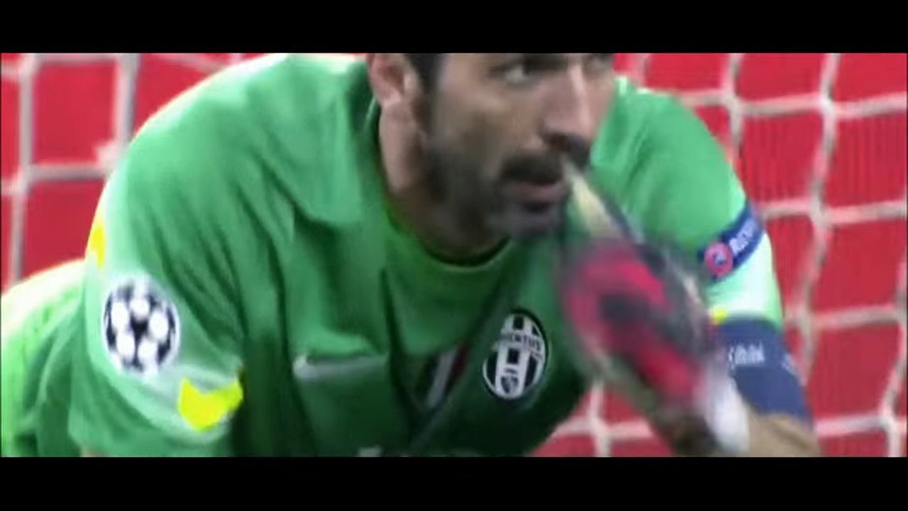 Les plus beaux arrêts de Gianluigi Buffon