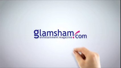 33.Hot Parineeti Chopra Removes Her Jacket in Public