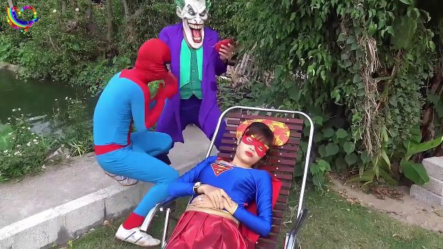 джокер против человек-паук срезанные стыковой брюки принцесса Эльза - видео смешно в реальной жизни