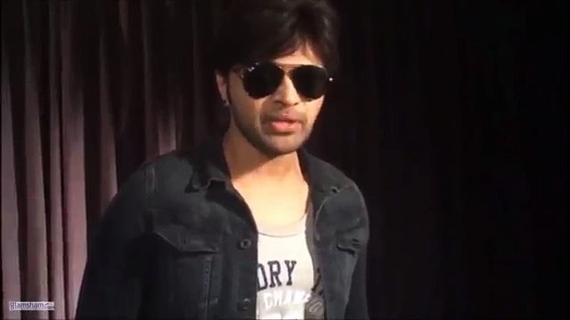 03.Jacqueline Fernandez pouts for media at Stardust Awards