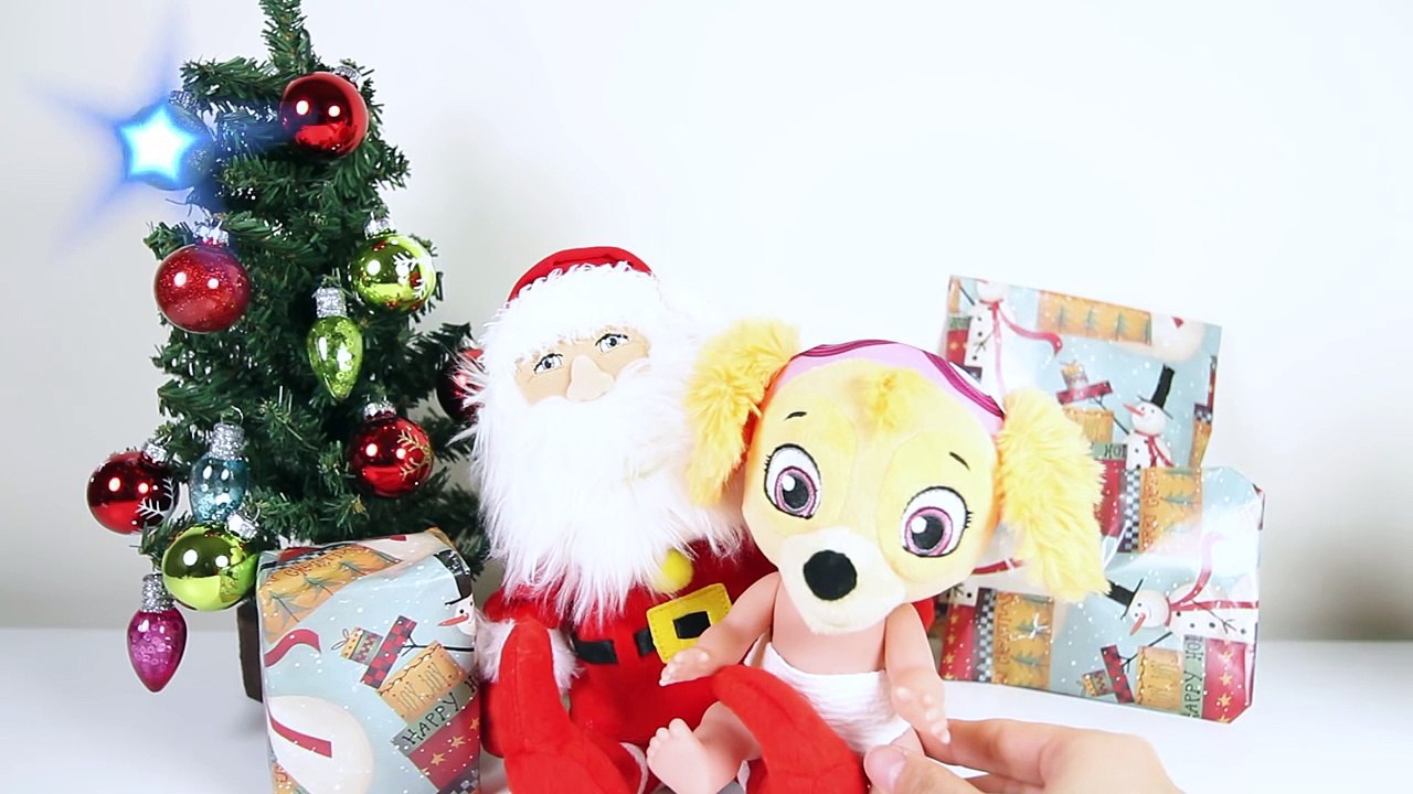 Baby Diaper Poops on Spiderman, Santa, Steals Trolls Toys, Paw Patrol Skye | Ellie Sparkles