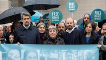 تركيا تبدأ محاكمة 11 من نشطاء حقوق الإنسان