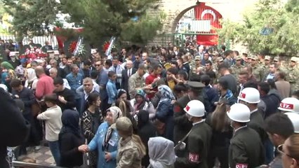 Şehit Asker Bilal Dicle Son Yolculuğuna Gözyaşlarıyla Uğurlandı