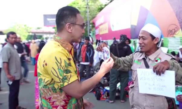 Ada CD Film PKI Dijual dengan Kemasan Unik