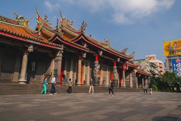 Take a down and dirty tour around this island gem