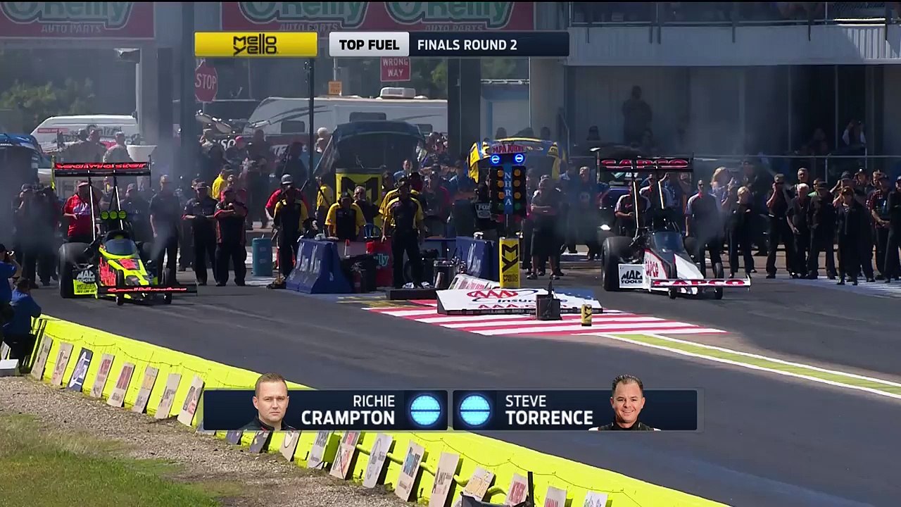 Un impressionnant accident de dragster