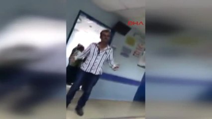 Tavuğu Pansuman İçin Hastaneye Götüren Gencin, Hemşireleri İkna Çabası Rekora Koşuyor!
