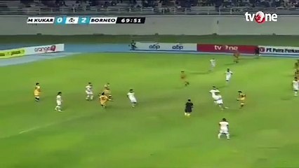 Ce joueur de foot fait le buzz INCROYABLE ! Parti de ses 30 mètres...