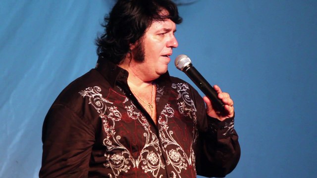 Allex Flores sings 'Love Me Tender' Elvis Week 2017