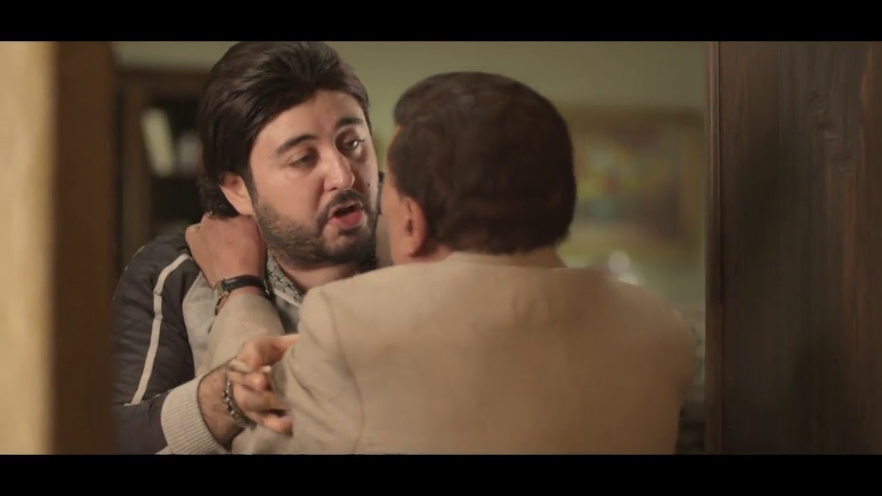 ذات مومنت " لما تكون بتحشش ويجيلك واحد يقولك انا ابوك  " ... ابويا ازاي يعني #العراف