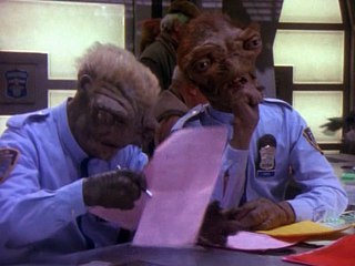 Space Precinct s01e22 The Forever Beetle