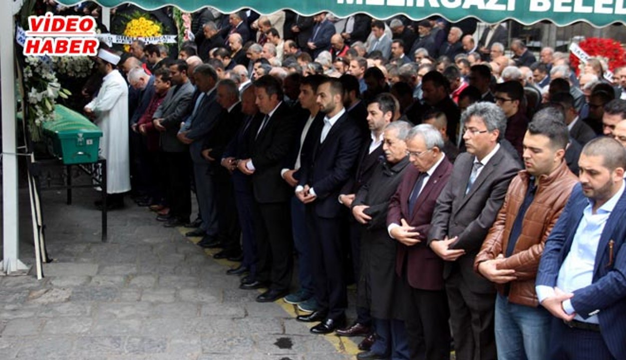 (25 Ekim 2017) GÜLSOY AİLESİNİN ACI GÜNÜ.  ÖMER GÜLSOY ANNESİ’Nİ HAKK’A UĞURLADI…