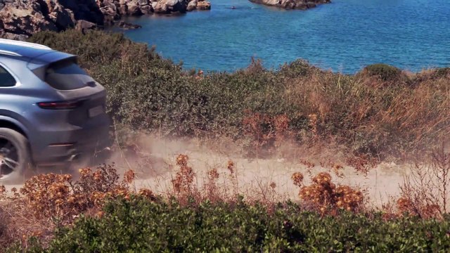 Porsche Cayenne Biskaya Blue Metallic Driving off road