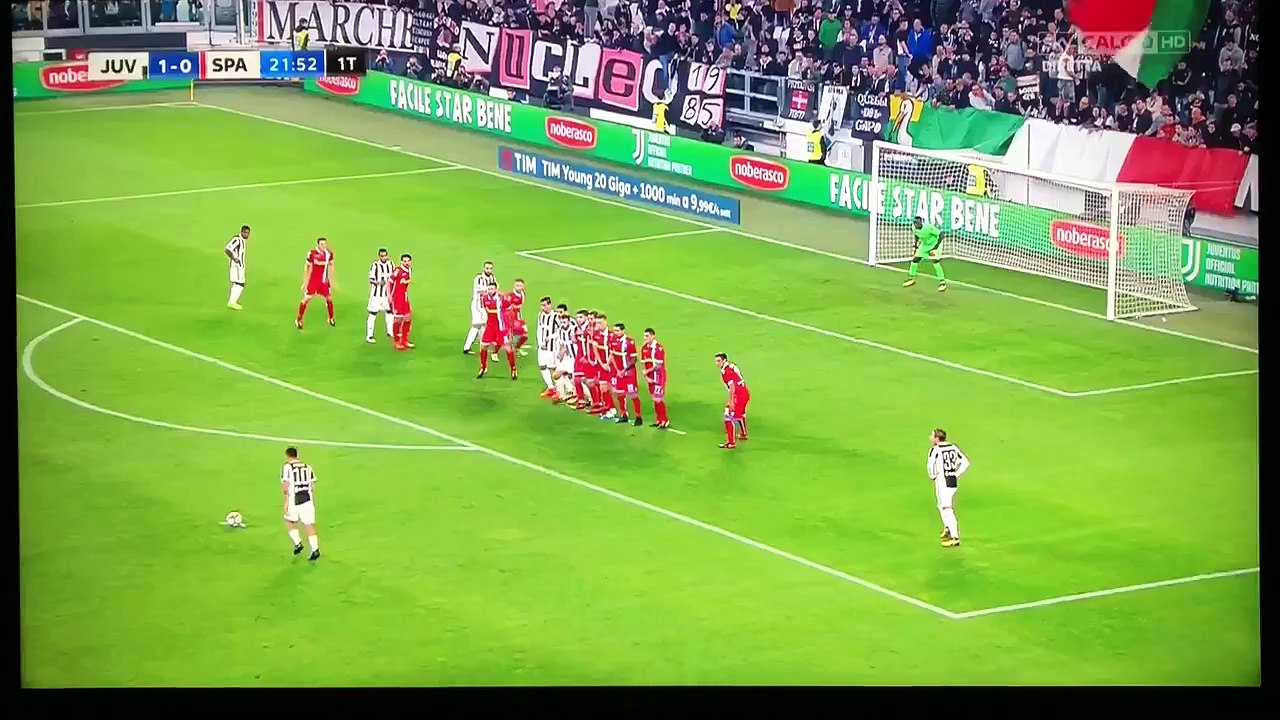 Le coup franc MAGIQUE de Dybala !