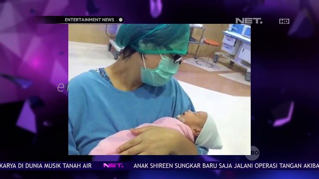 Cynthia Lamusu dan Surya Saputra Rayakan Lebaran Bersama Si Kembar